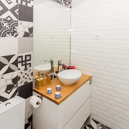 Guest H4u - Campanha Garden * Porto