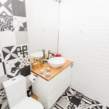 Guest H4u - Campanha Garden Apartment