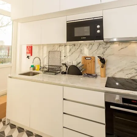 Guest H4u - Campanha Garden * Oporto